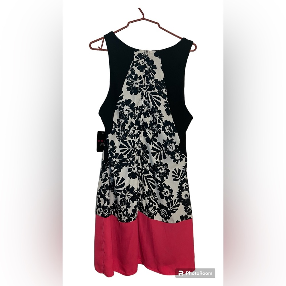 Big Strike USA New With Tags Large black/white/red floral sleeveless dress - Picture 7 of 14